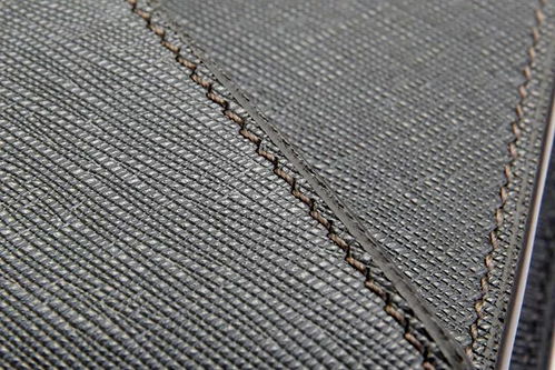 这样的手工定制皮具会是一份考究的新年礼物